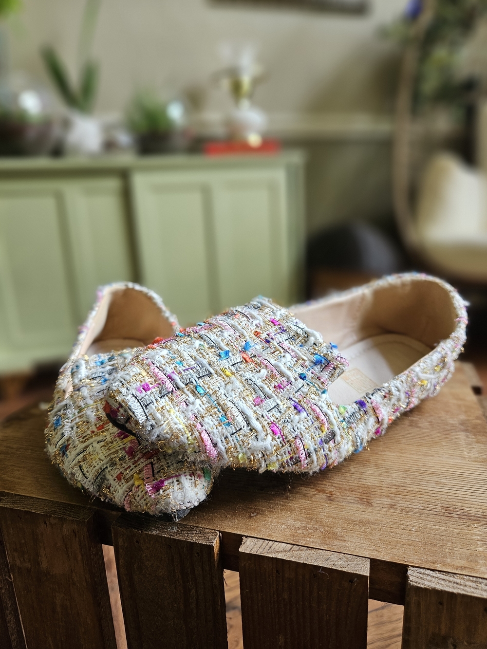 Multi-Color Textured Flats